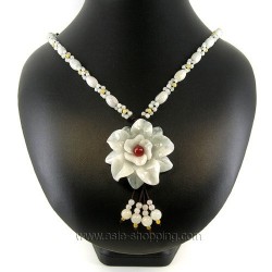 Collier fleur de jade