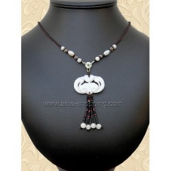 Collier chauve-souris de jade