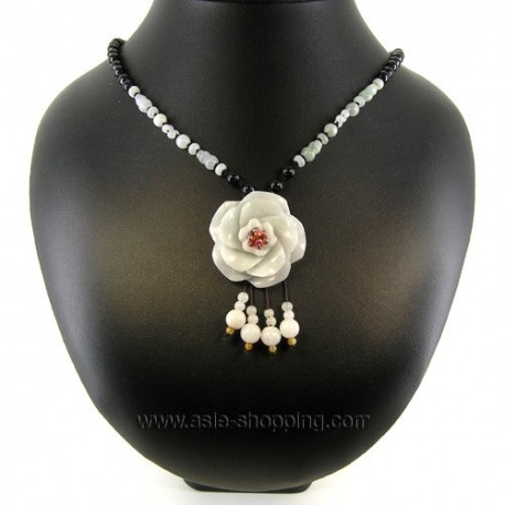 Collier fleur de jade