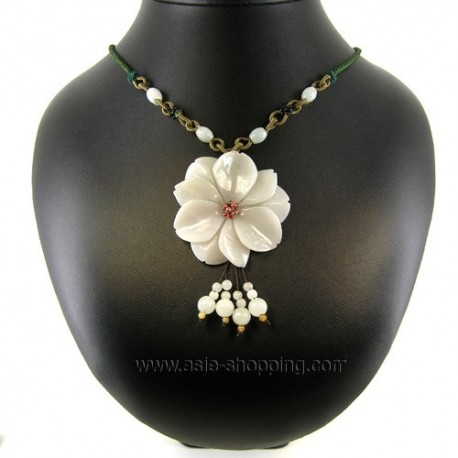 Collier fleur de jade